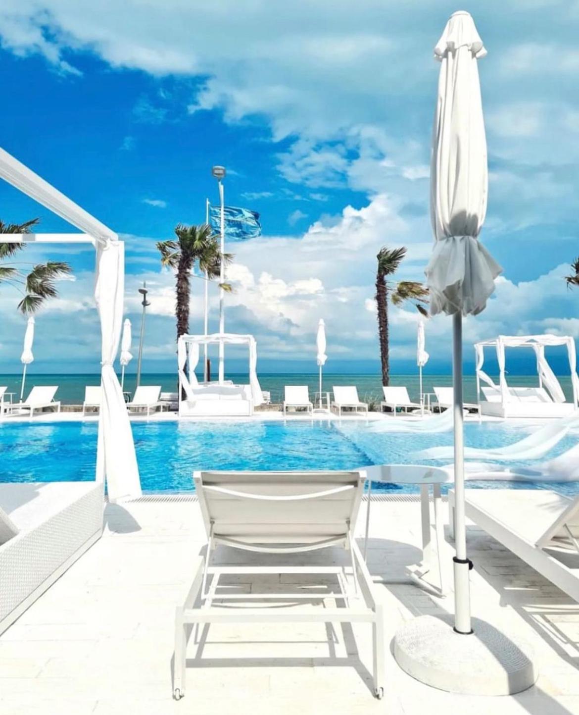 Cемейный Номер С Балконом На 4 Чел Dreamland Oasis Tsjakvi Eksteriør bilde