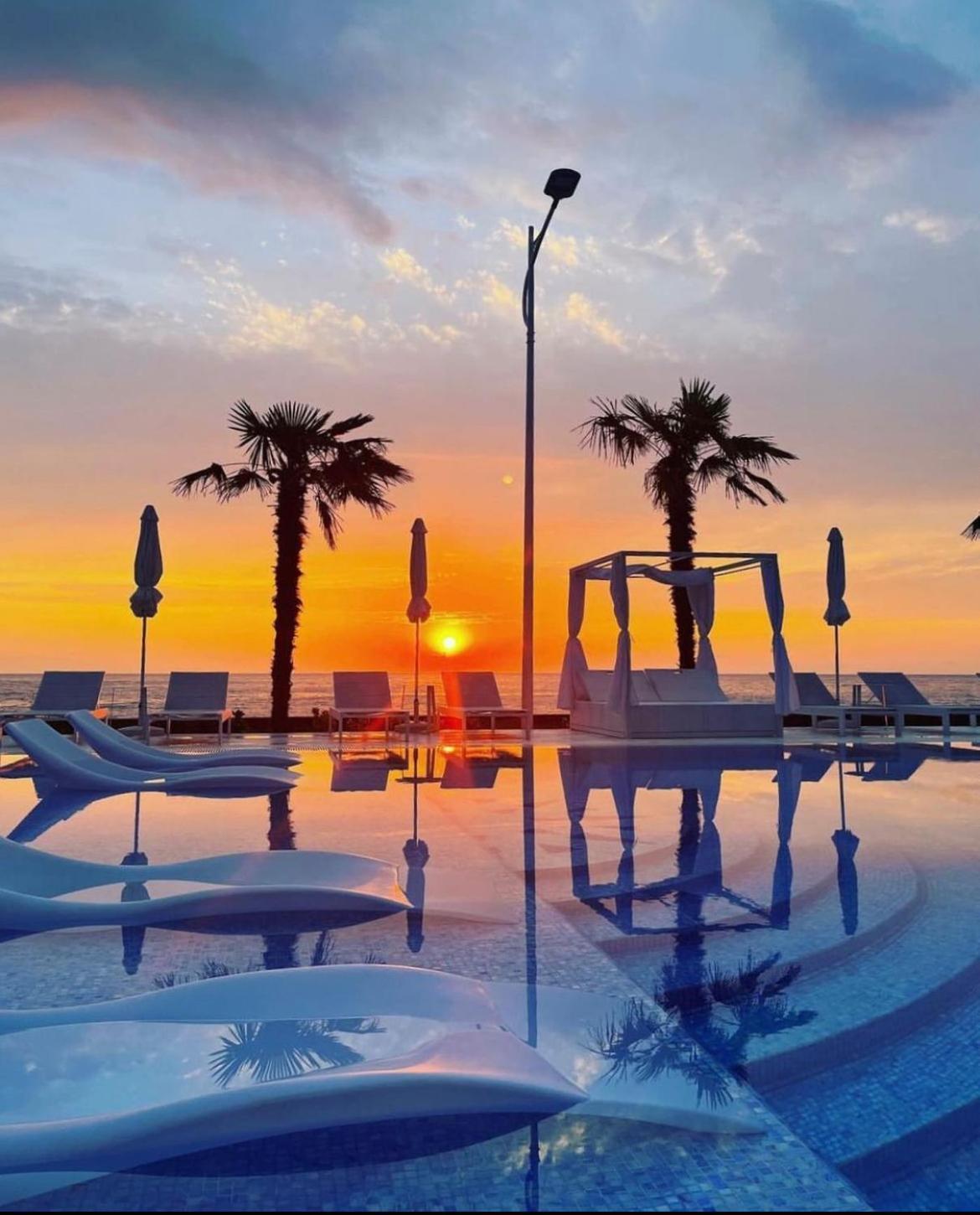 Cемейный Номер С Балконом На 4 Чел Dreamland Oasis Tsjakvi Eksteriør bilde