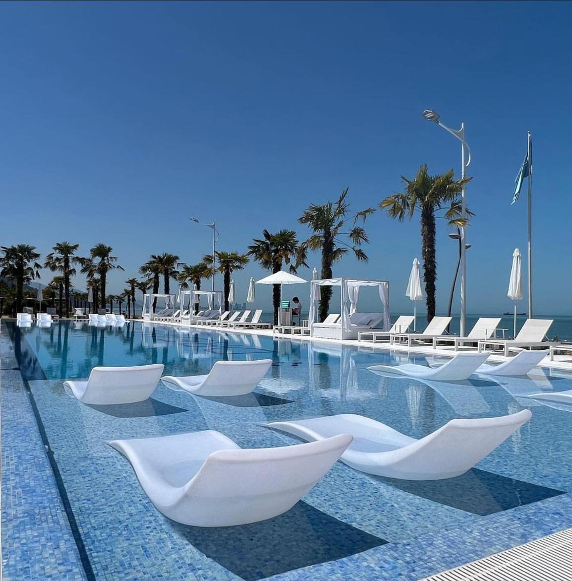 Cемейный Номер С Балконом На 4 Чел Dreamland Oasis Tsjakvi Eksteriør bilde