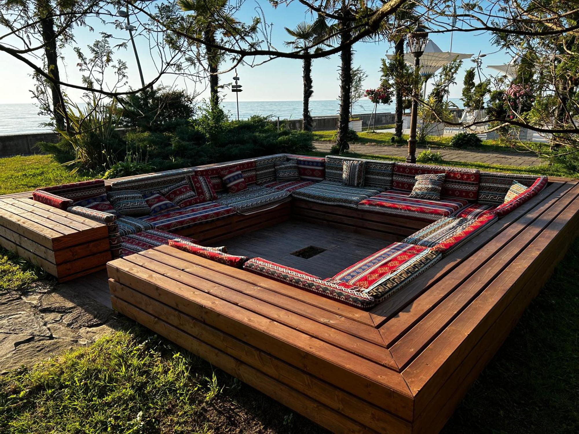 Cемейный Номер С Балконом На 4 Чел Dreamland Oasis Tsjakvi Eksteriør bilde